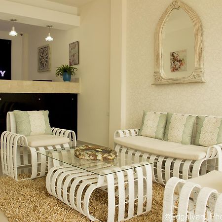 מונטריה River City Hotel מראה חיצוני תמונה