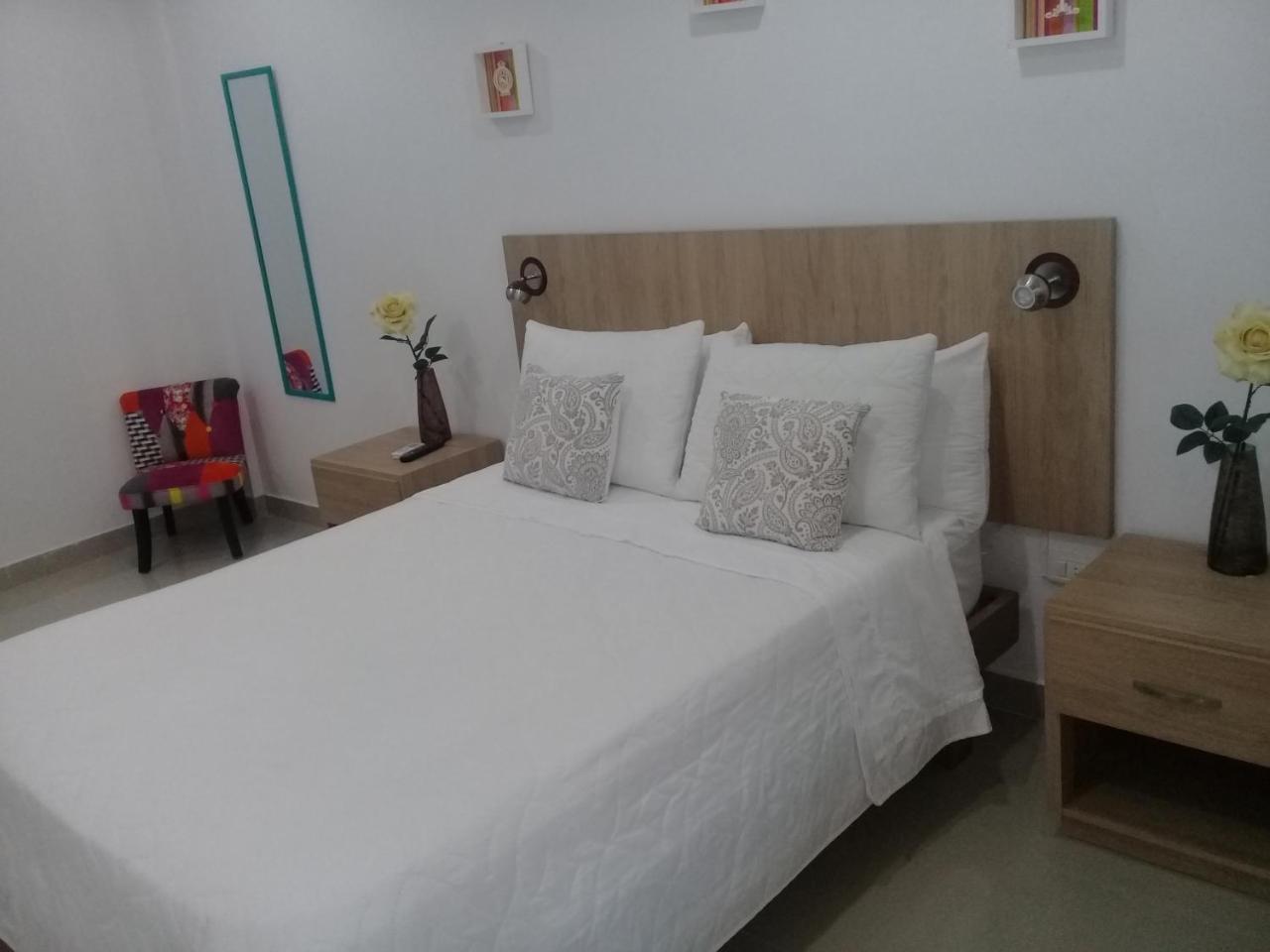 מונטריה River City Hotel מראה חיצוני תמונה